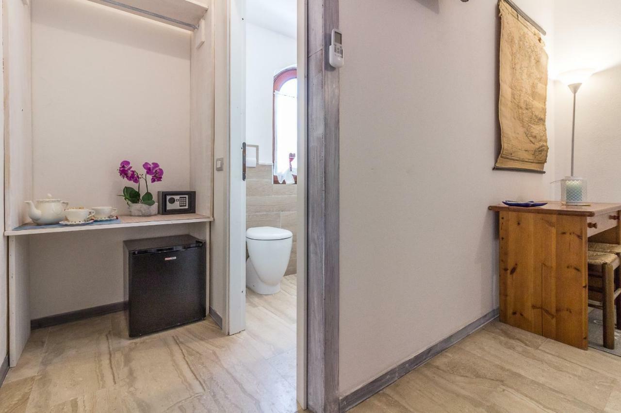 Maricciolu Suites And Apartments Olbia Ngoại thất bức ảnh